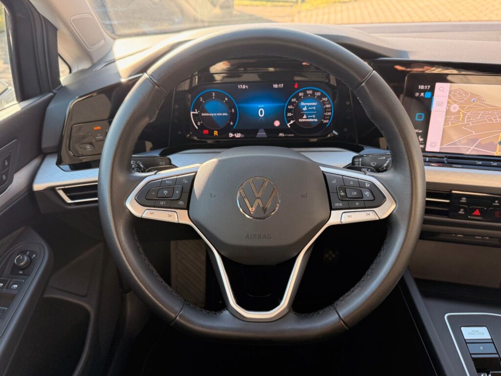 VW Golf Golf VIII Lim. 2.0 ACC*LED*NAVI*PDC*RFK*MASSAGE* 2023