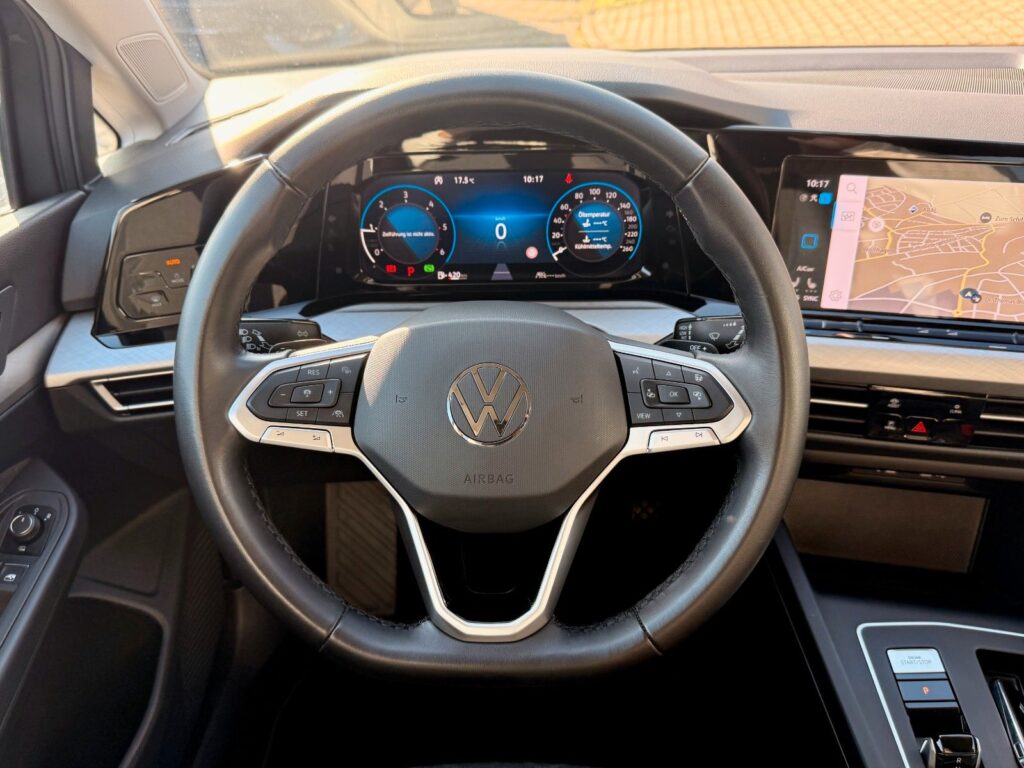 VW Golf Golf VIII Lim. 2.0 ACC*LED*NAVI*PDC*RFK*MASSAGE* 2023