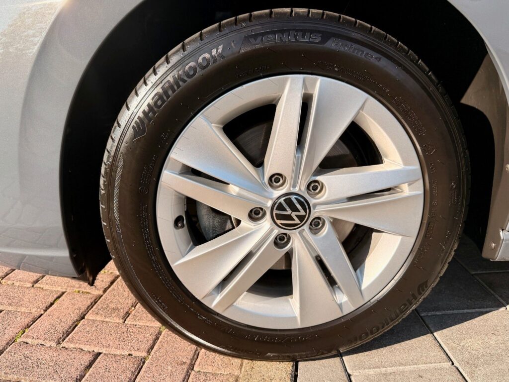 VW Golf Golf VIII Lim. 2.0 ACC*LED*NAVI*PDC*RFK*MASSAGE* 2023